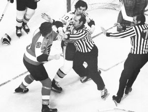 Flyers e Bruins popularizaram os enforcers 