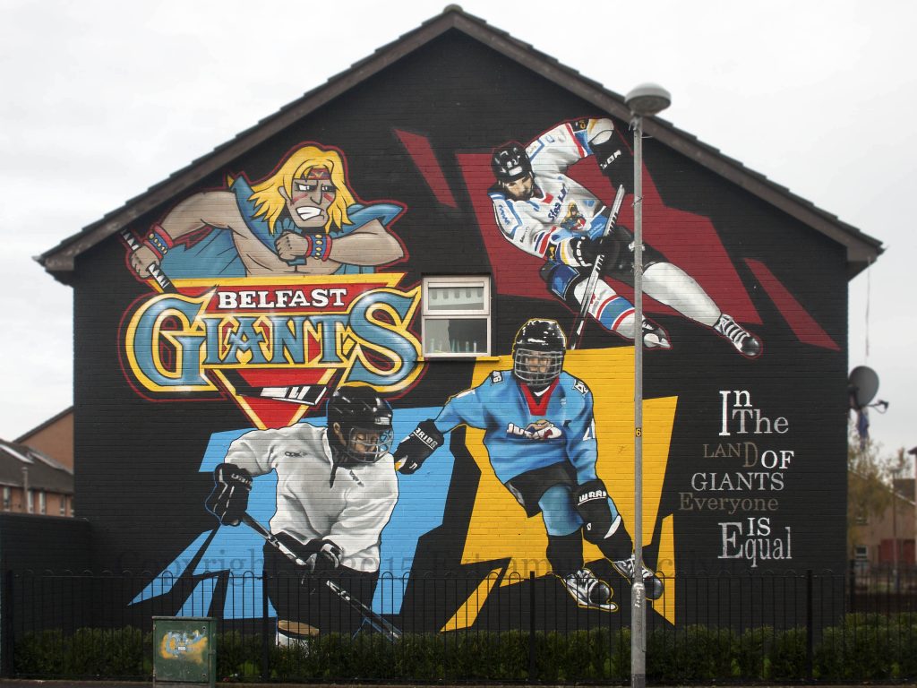A ligação cultural do Belfast Giants com a cidade de Belfast está expressa em murais feitos por artistas locais, uma expressão artística popular em Belfast.